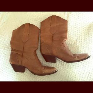 Size 7 1/2,cowboy boots